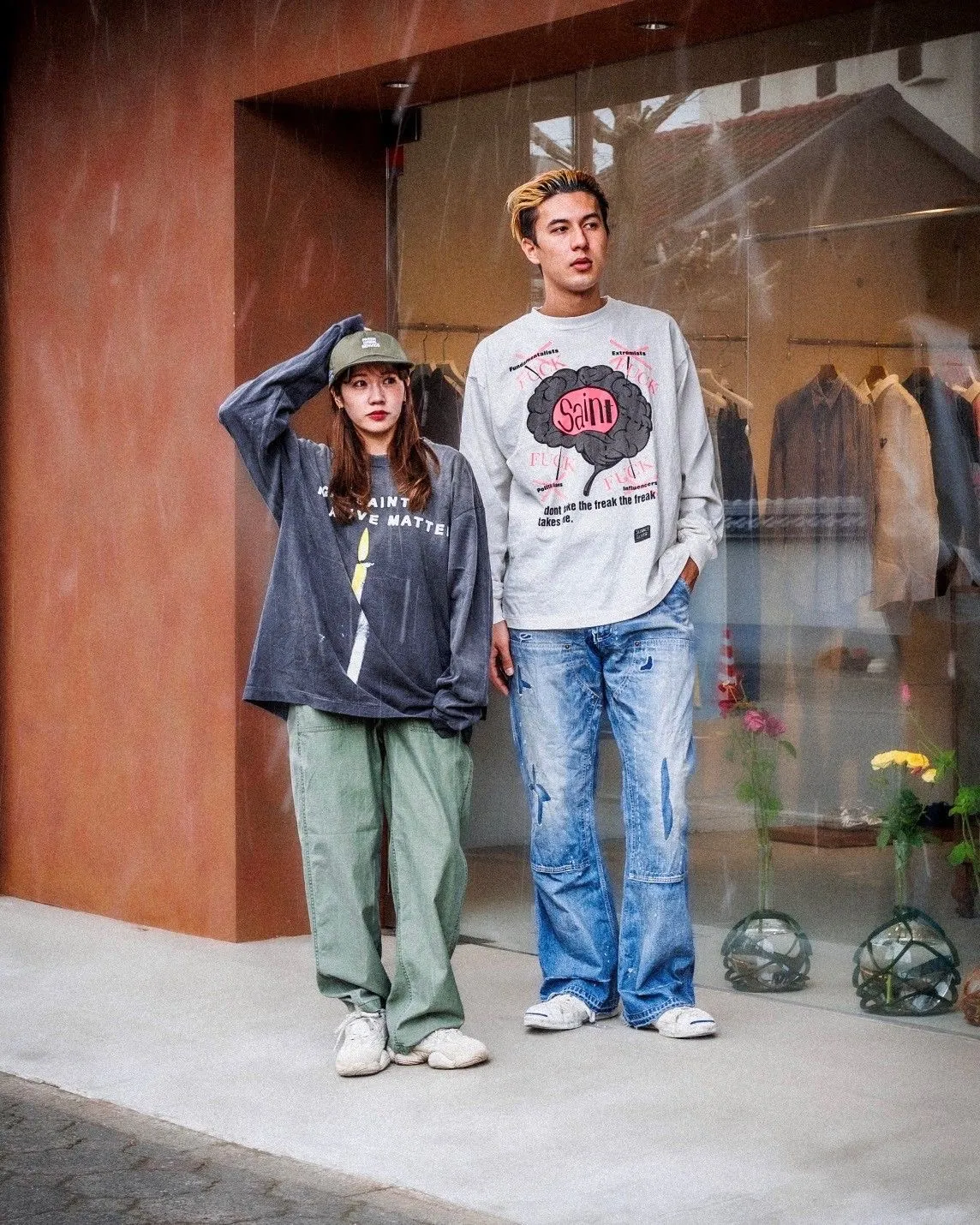 SAINT Mxxxxxx CANDLE LS TEE/BLK Slogan candle distressed long-sleeved TEE with angel short sleeves on the back. Washed black S-XL. Same as the original. Cylindrical side seam OE yarn fabric. Garment dyeing. Faded by heavy washing. Faded by plaster on bust. Correct alignment. Original consistent main mark/wash mark/cherub anti-counterfeiting mark. Original level printing restoration.